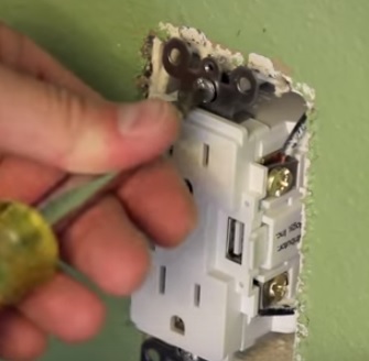 How to Install a Electrical Outlet with USB Ports