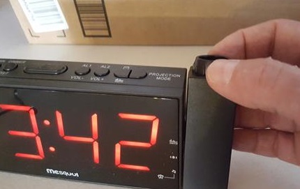 Review Mesqool AMFM Digital Dimmable Projection Clock 888