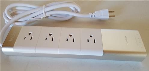 Review MAKETECH 4-Outlet Power Strip with 4 USB Smart Charging Ports Side Shot