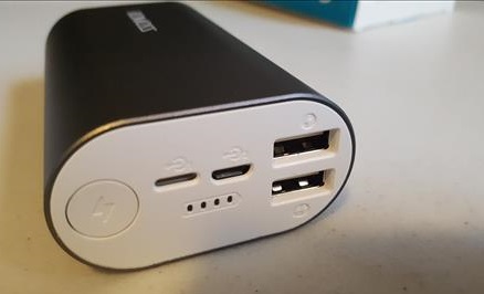 ROMOSS A10 Compact 10000mAh USB Power Bank Portable Charger Ports