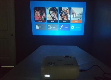 Review GooBang T22 ABOX 2400 Lumens 1080p Video Projector Home Theater Playing