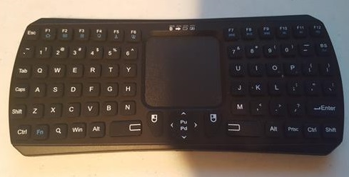 Review Mini Bluetooth Keyboard with Touchpad Remote Control Overview