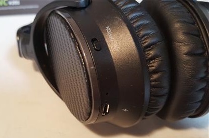 Review V201 Active Noise Cancelling Bluetooth Headphones C Left