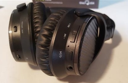 Review V201 Active Noise Cancelling Bluetooth Headphones C right