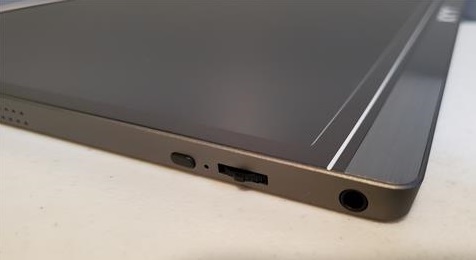 Review KYY K3 15.6 Portable Monitor Ports Left