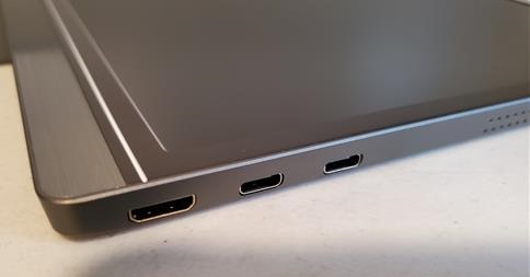Review KYY K3 15.6 Portable Monitor Ports Right